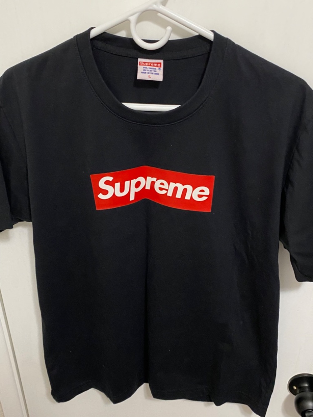 Supreme Size L  Women’s Black T Shirt - Picture 2 of 8